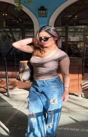 VIP call girl in Udyog Vihar